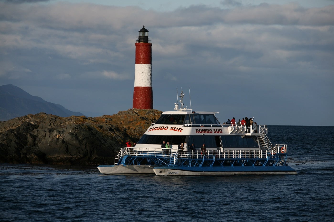 catamaran ushuaia rumbo sur